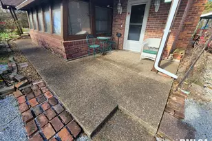 402 Main St, Brighton, IL 62817 - Photo 44