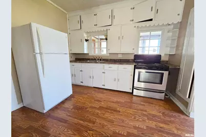 900 S 16th Street, Herrin, IL 62948 - Photo 8