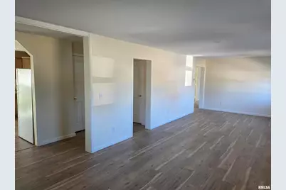 1207 N Market Street, Marion, IL 62959 - Photo 6