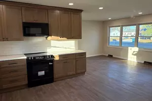 504 Westhaven Dr, Centralia, IL 62801 - Photo 8