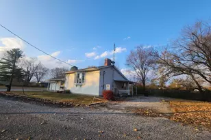 81 Cripple Creek Rd, Pinckneyville, IL 62274 - Photo 2