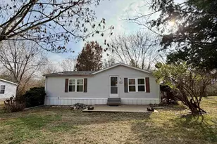 416 W Shirley Ln, Richview, IL 62877 - Photo 2