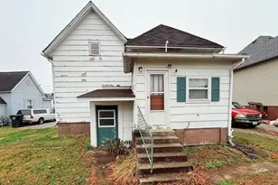 504 W South St, Harrisburg, IL 62946 - Photo 4