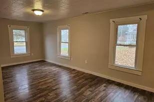 511 N Shelby St, Salem, IL 62881 - Photo 8