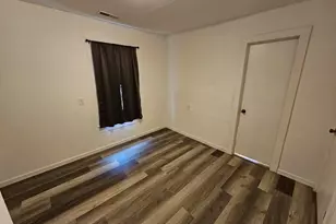 511 N Shelby St, Salem, IL 62881 - Photo 12