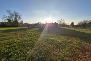 1100 Moore St, Eldorado, IL 62930 - Photo 18