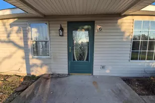 1100 Moore St, Eldorado, IL 62930 - Photo 2