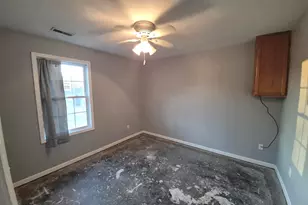 1100 Moore St, Eldorado, IL 62930 - Photo 12