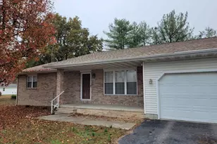 469 E Main St, Radom, IL 62876 - Photo 2