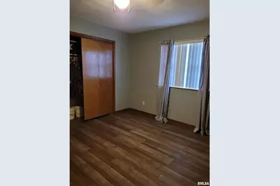 469 E Main Street, Radom, IL 62876 - Photo 12