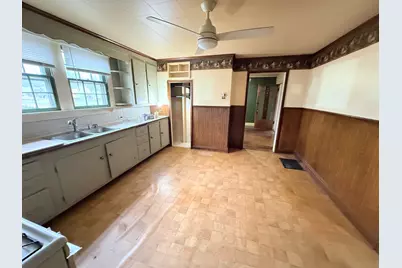 820 S 10th St Street, Herrin, IL 62948 - Photo 8