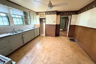 820 S 10th St St, Herrin, IL 62948 - Photo 8