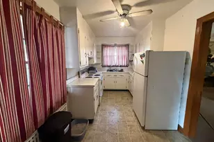 406 Cedar St, Centralia, IL 62801 - Photo 4