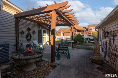 127 W Homer Street, Harrisburg, IL 62946 - Photo 2