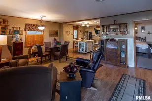 127 W Homer St, Harrisburg, IL 62946 - Photo 4