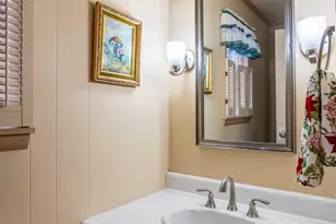 105 Woodlake Ln, Eldorado, IL 62930 - Photo 8