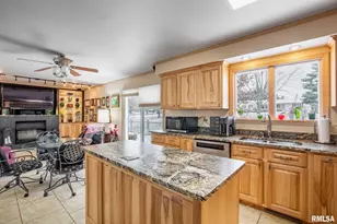 105 Woodlake Ln, Eldorado, IL 62930 - Photo 14