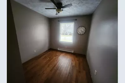 904 S Sunset Terrace Drive, Pinckneyville, IL 62274 - Photo 16