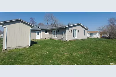 904 S Sunset Terrace Drive, Pinckneyville, IL 62274 - Photo 4