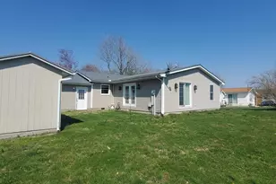 904 S Sunset Terrace Dr, Pinckneyville, IL 62274 - Photo 4