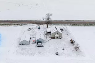 7302 Hoffman Rd, Centralia, IL 62801 - Photo 2