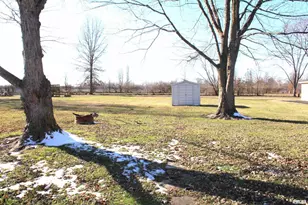 2639 S Broadway S Ave, Salem, IL 62881 - Photo 2