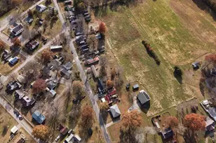 103 Watkins St, Cisne, IL 62823 - Photo 2