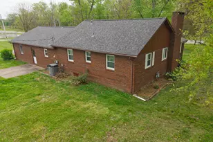 8576 Old Rte 13, Marion, IL 62959 - Photo 4