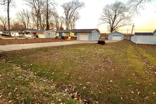 274 Oaktree Ave Ave, Salem, IL 62881 - Photo 46