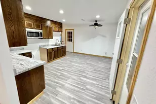 274 Oaktree Ave Ave, Salem, IL 62881 - Photo 12