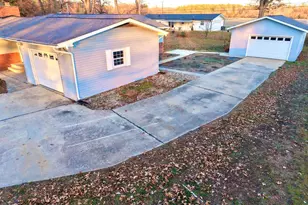 274 Oaktree Ave Ave, Salem, IL 62881 - Photo 32