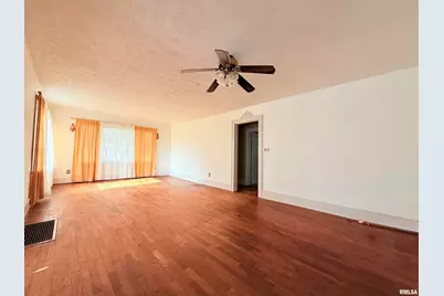 1708 N Yew St Street, Harrisburg, IL 62946 - Photo 10