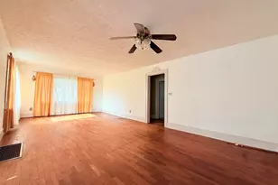 1708 N Yew St St, Harrisburg, IL 62946 - Photo 10