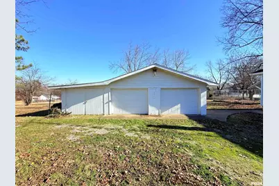 1708 N Yew St Street, Harrisburg, IL 62946 - Photo 4