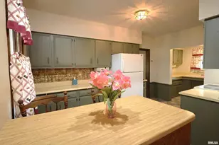 905 W Blair, Salem, IL 62881 - Photo 6