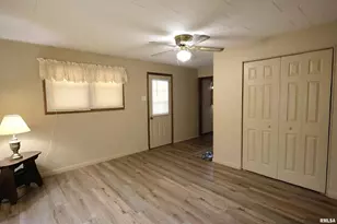 905 W Blair, Salem, IL 62881 - Photo 18