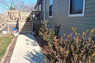 1300 Jackson Ave, Sandoval, IL 62882 - Photo 2