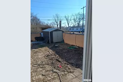 1300 Jackson Avenue, Sandoval, IL 62882 - Photo 4