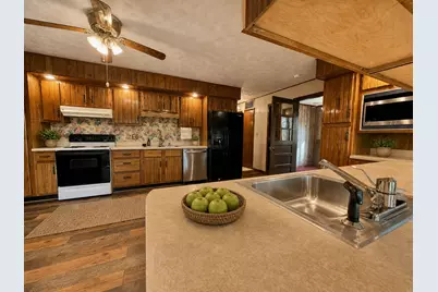15981 Hillcrest Drive, Effingham, IL 62401 - Photo 14