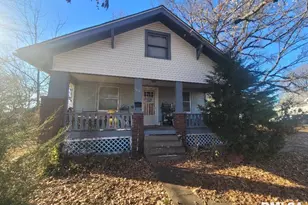 511 SE 4th St, Fairfield, IL 62837 - Photo 2