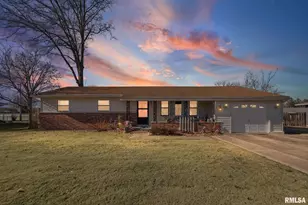 20 Bel-Air Dr, Centralia, IL 62801 - Photo 2