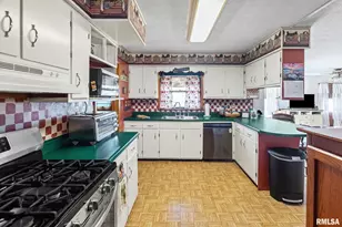 20 Bel-Air Dr, Centralia, IL 62801 - Photo 14