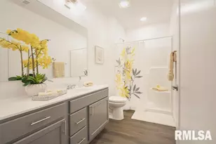 801 Bend Blvd Blvd, East Moline, IL 61244 - Photo 2