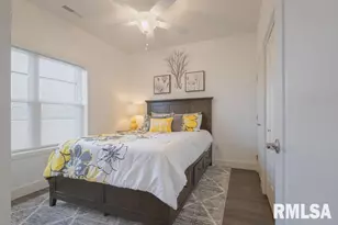 801 Bend Blvd Blvd, Moline, IL 61244 - Photo 2