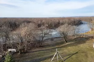 225 34th Ave, Rock Island, IL 61201 - Photo 2