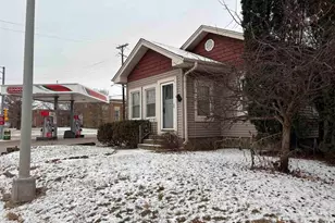 3316 Ave Of The Cities Ave, Moline, IL 61265 - Photo 2