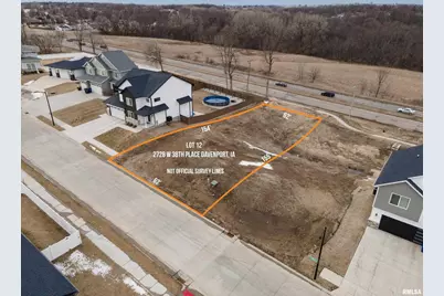 2728 W 38th Place, Davenport, IA 52806 - Photo 1