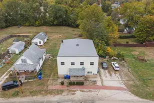 716 W 3rd St, Kewanee, IL 61443 - Photo 8