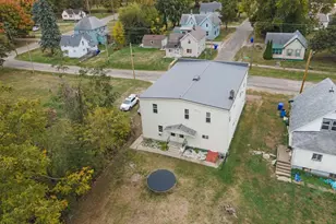 716 W 3rd St, Kewanee, IL 61443 - Photo 4