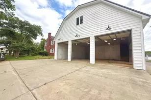 215 3rd St, Carmi, IL 62821 - Photo 4